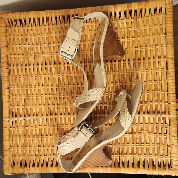 Michael Kors Juniper Sandals T-strap Thong Braided Woven Leather Cream size 10 - Picture 3 of 4